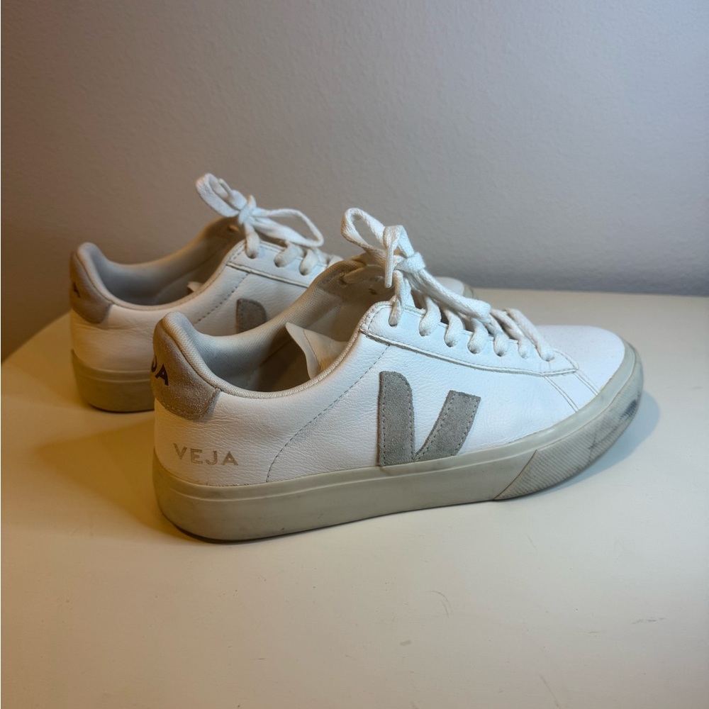 Veja Campo Leather Sneaker